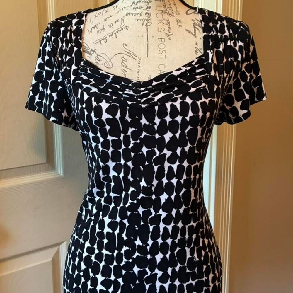 George Women's Black and White Vest